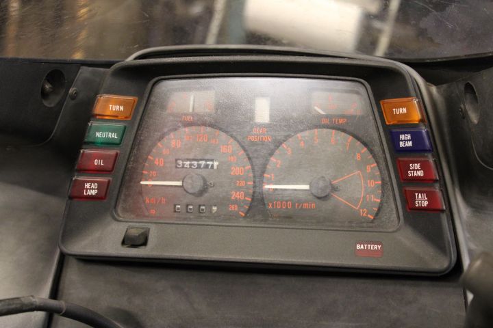 622981-11 SUZUKI GSX 1100 -84