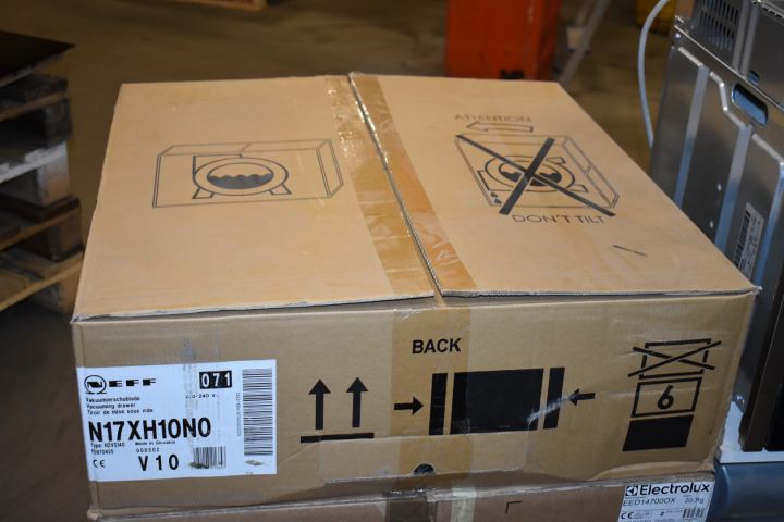 621753-2 Vacuum box for installation 60 cm Neff N17XH10N0 - new in carton