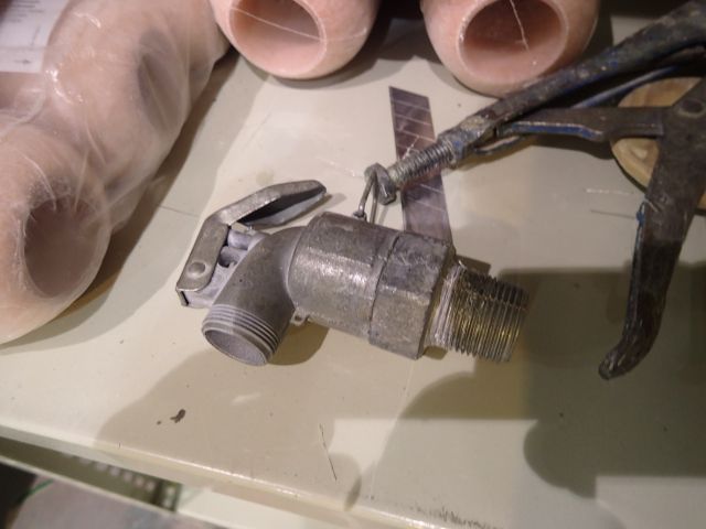 519795-9 Shelf and everything on the shelf