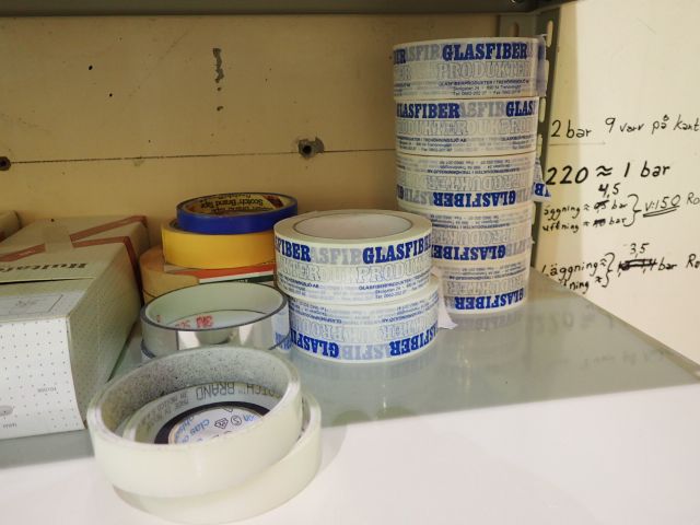 519795-20 Shelf and everything on the shelf