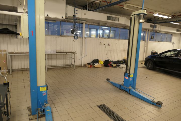 377713-1 2-pillar lift Ravaglioli 3500kg