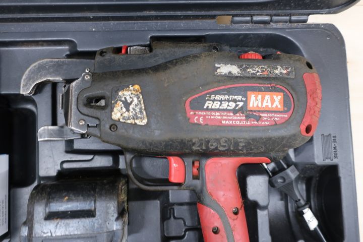 619512-3 Sewing machine MAX RB397