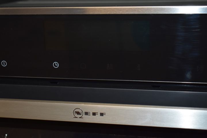 621766-5 Built-in oven with pyrolysis 60 cm Neff B58CT68N0 - demo copy
