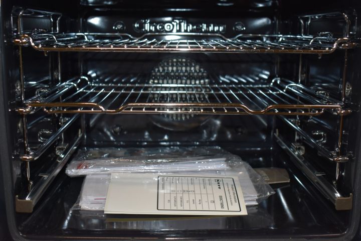 621766-7 Built-in oven with pyrolysis 60 cm Neff B58CT68N0 - demo copy