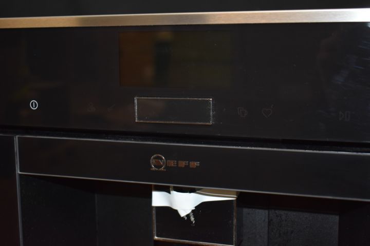 621771-4 Fully automatic espresso machine 60 cm Neff C17KS61N0 - display case