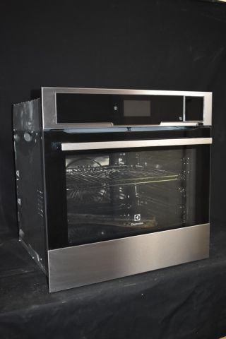 621801-3 Built-in oven with steam function 60 cm Electrolux EOB9956VAX - display case