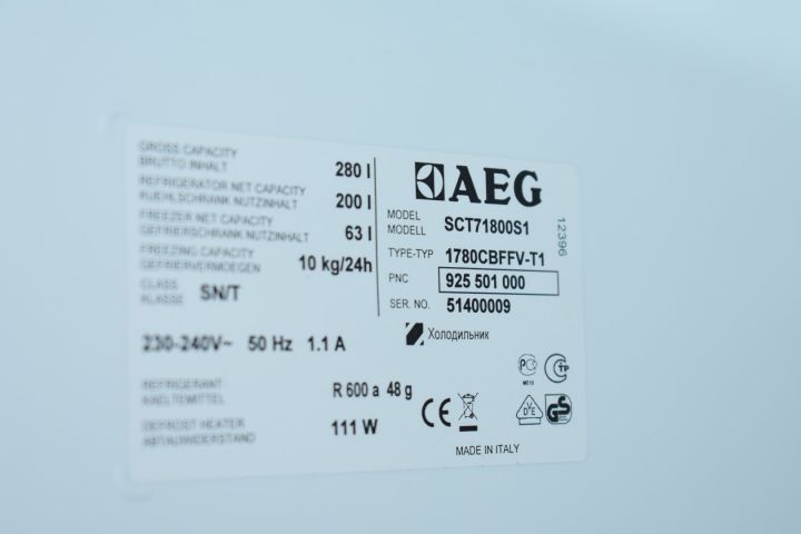 621823-10 Combined fridge / freezer AEG SCT71800S1 - plate specimens