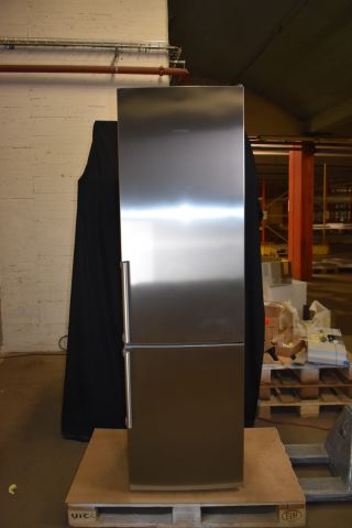 621824-2 Combined fridge / freezer 60 cm Siemens IQ500 KG39EBI40 - display case