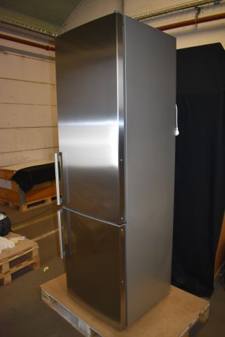 621824-7 Combined fridge / freezer 60 cm Siemens IQ500 KG39EBI40 - display case