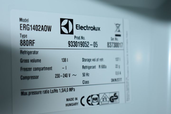 621827-8 Fully integrated refrigerator 60 cm Electrolux ERG1402AOW - display case