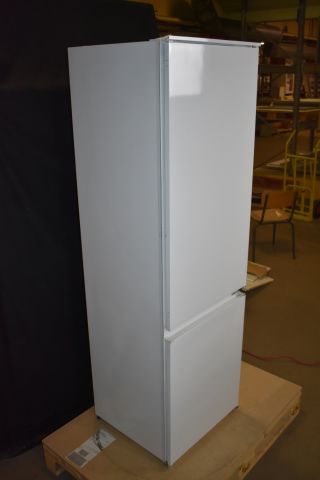 621830-3 Combined fridge / freezer AEG SCT71800S1 - plate specimens