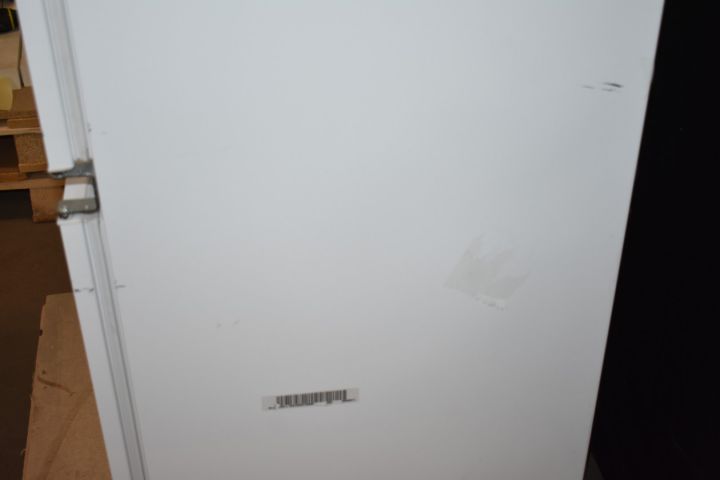 621830-6 Combined fridge / freezer AEG SCT71800S1 - plate specimens