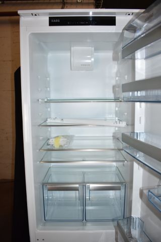 621830-9 Combined fridge / freezer AEG SCT71800S1 - plate specimens
