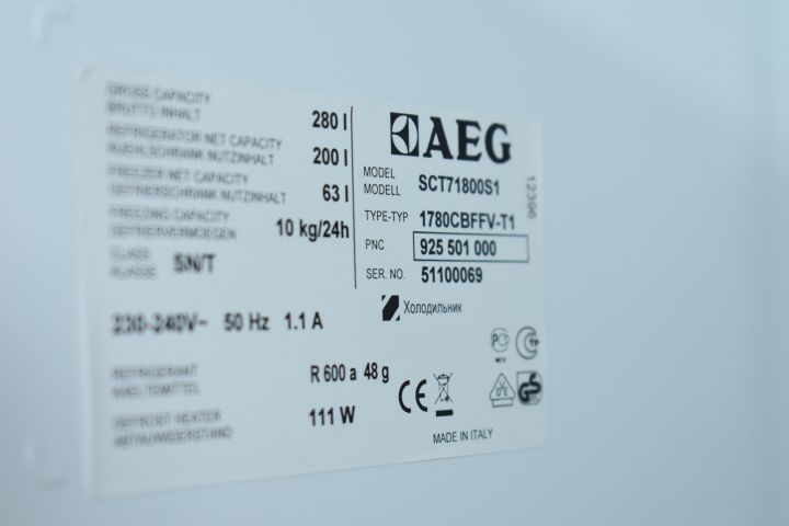 621830-10 Combined fridge / freezer AEG SCT71800S1 - plate specimens