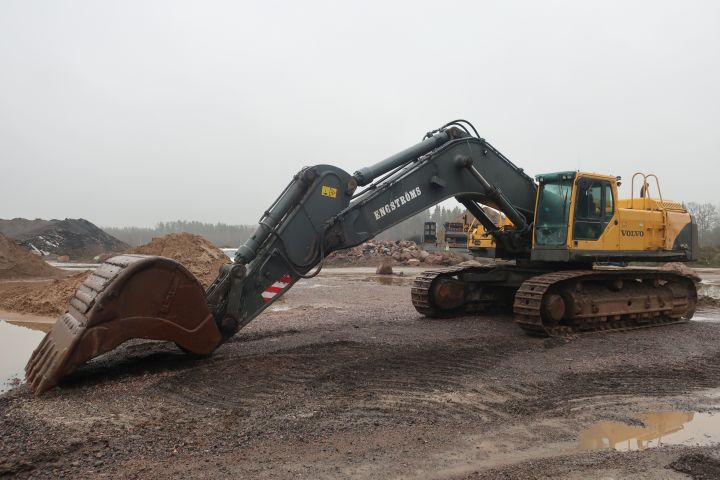 581416-2 Crawler excavator, Volvo EC700B lc, approx 8000h -2006