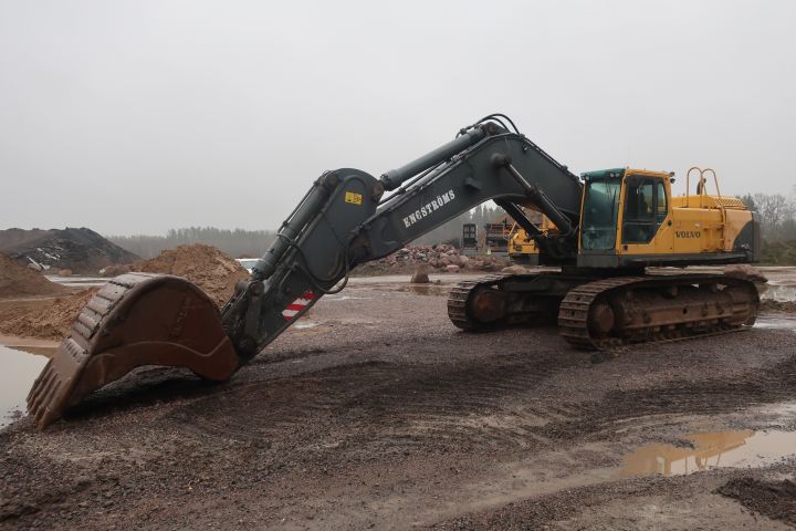 581416-3 Crawler excavator, Volvo EC700B lc, approx 8000h -2006