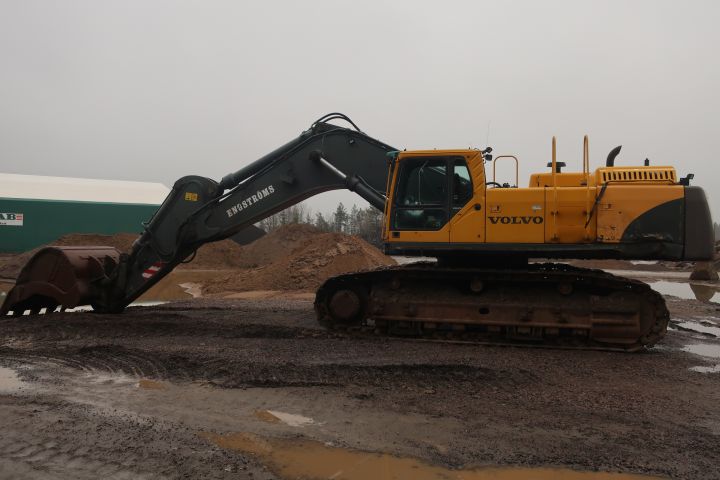 581416-5 Crawler excavator, Volvo EC700B lc, approx 8000h -2006
