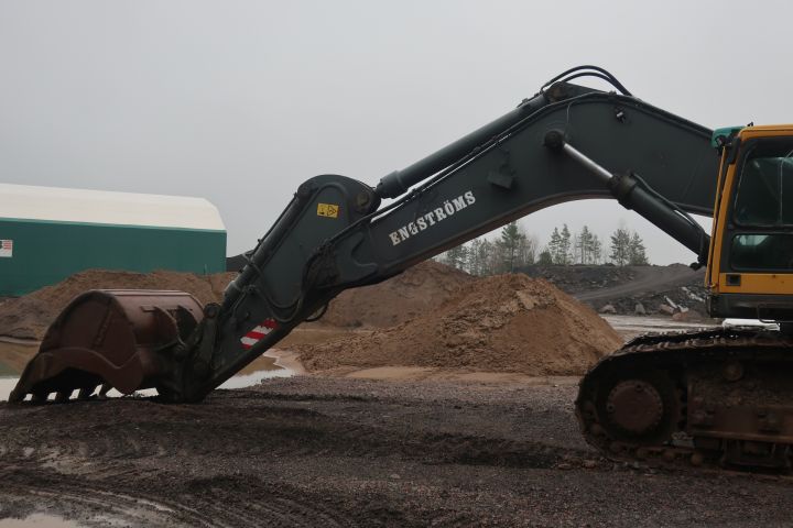 581416-6 Crawler excavator, Volvo EC700B lc, approx 8000h -2006