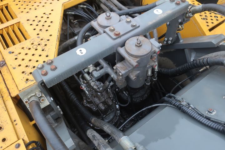 581416-44 Crawler excavator, Volvo EC700B lc, approx 8000h -2006