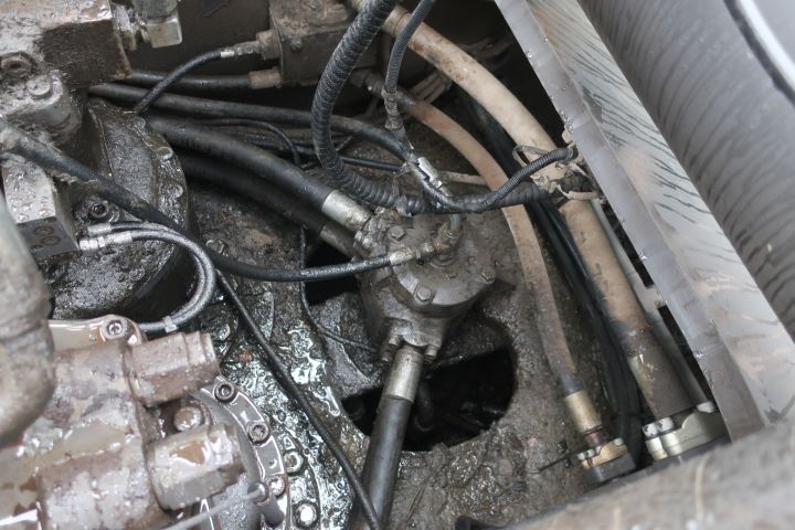581416-47 Crawler excavator, Volvo EC700B lc, approx 8000h -2006