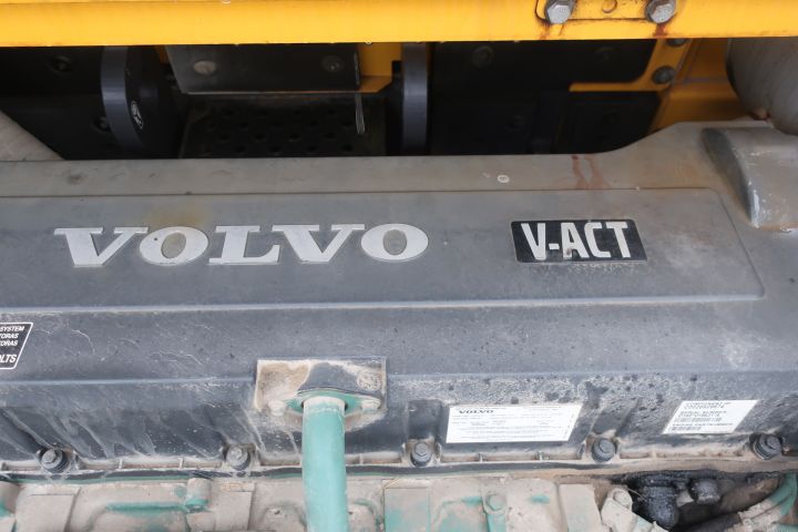 581416-50 Crawler excavator, Volvo EC700B lc, approx 8000h -2006