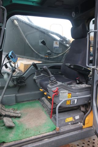 581416-56 Crawler excavator, Volvo EC700B lc, approx 8000h -2006