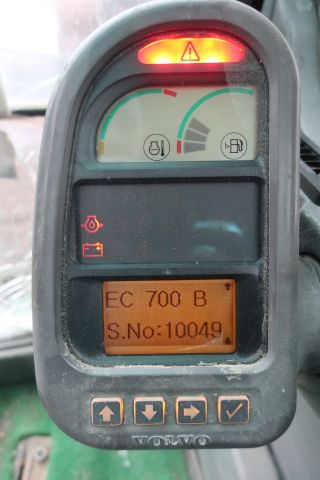 581416-77 Crawler excavator, Volvo EC700B lc, approx 8000h -2006