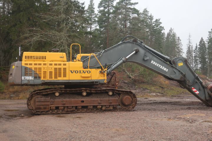 581416-106 Crawler excavator, Volvo EC700B lc, approx 8000h -2006