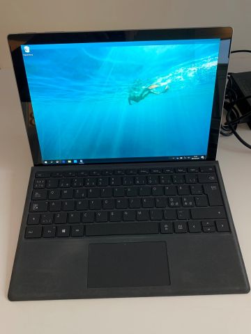 560486-2 Microsoft Surface Pro 7, 2-in-1 PC