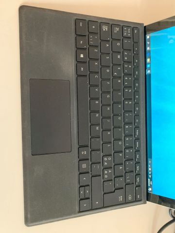 560486-3 Microsoft Surface Pro 7, 2-in-1 PC