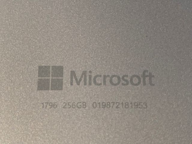 560486-10 Microsoft Surface Pro 7, 2-in-1 PC