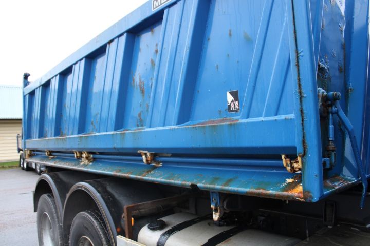 626492-15 Tipper truck Volvo FM 440 6 * 4 -2008 (315730km)