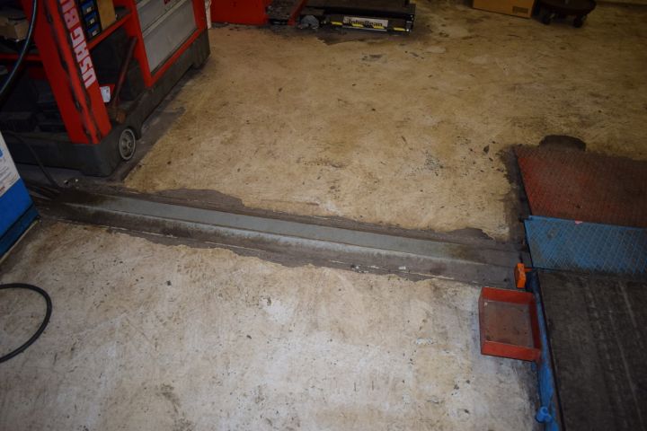 593740-3 Billyft (1) OMCN 707, 2500 kg