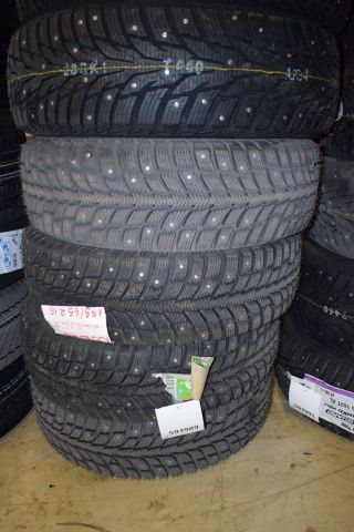 593989-1 4 new studded tires Nokia Hakkapeliitta 2 195/65 R15