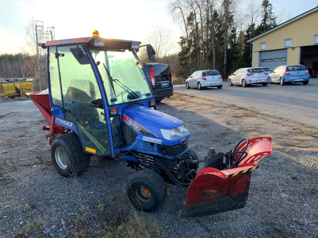 630553-3 Iseki TXG 23 with folding plow and salt / sand spreader