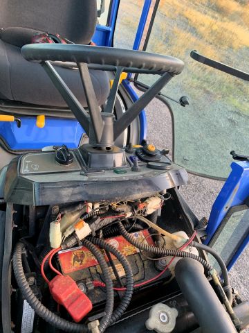 630553-28 Iseki TXG 23 with folding plow and salt / sand spreader