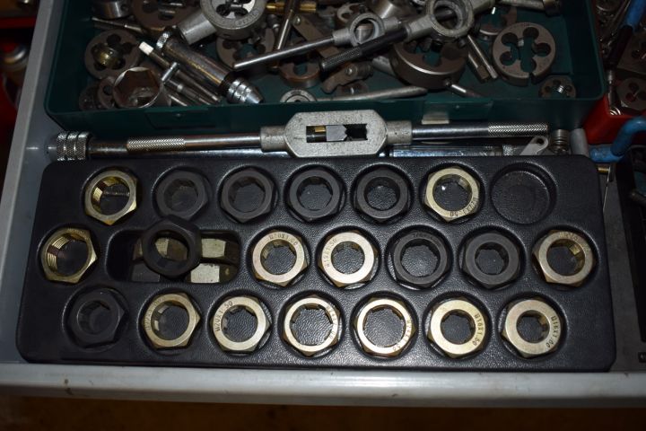 593739-9 Workbench USAG 514 with tools etc.