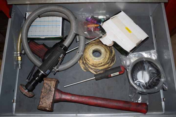 593739-14 Workbench USAG 514 with tools etc.