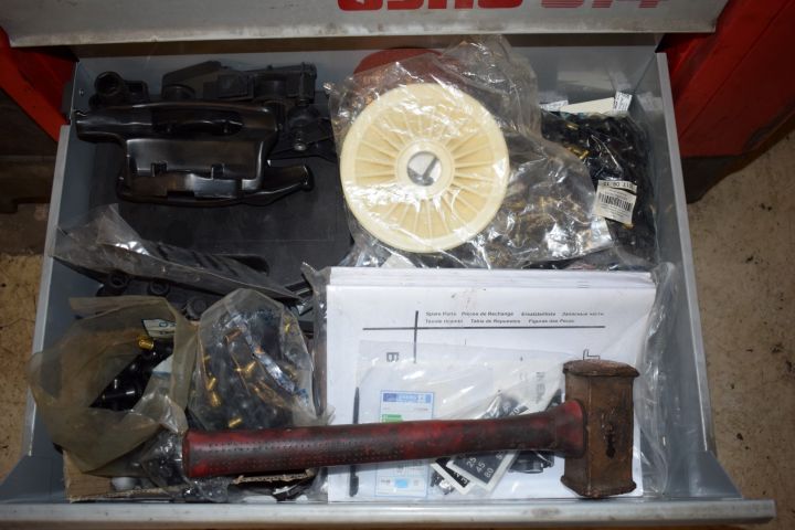 593739-15 Workbench USAG 514 with tools etc.