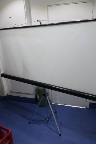 581427-11 Projector, Hitachi CPX7, with canvas on stand