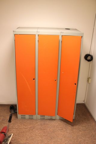 368854-6 Dressing cabinet, a total of 23 compartments.