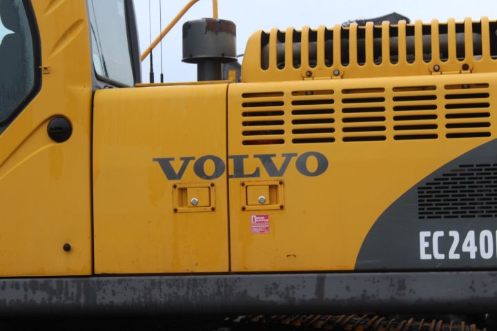 626504-4 Crawler excavator Volvo EC-240B LR -2004 (long range, approx. 9400h, S60 bracket)