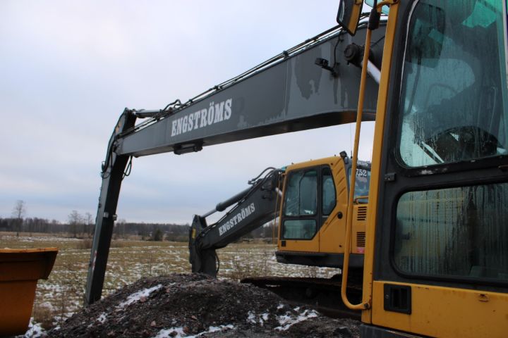 626504-6 Crawler excavator Volvo EC-240B LR -2004 (long range, approx. 9400h, S60 bracket)