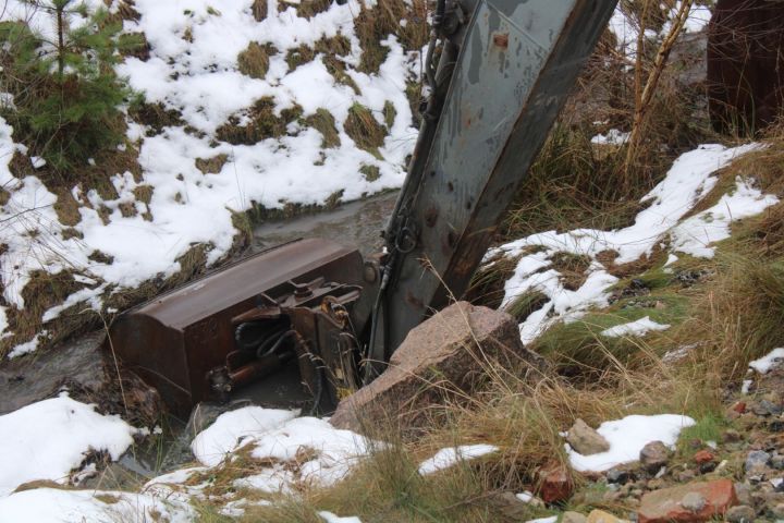 626504-7 Crawler excavator Volvo EC-240B LR -2004 (long range, approx. 9400h, S60 bracket)