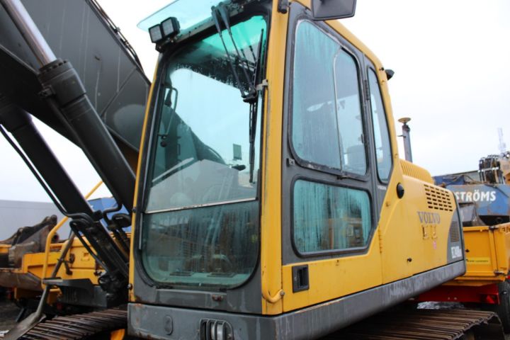 626504-8 Crawler excavator Volvo EC-240B LR -2004 (long range, approx. 9400h, S60 bracket)
