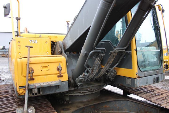 626504-11 Crawler excavator Volvo EC-240B LR -2004 (long range, approx. 9400h, S60 bracket)