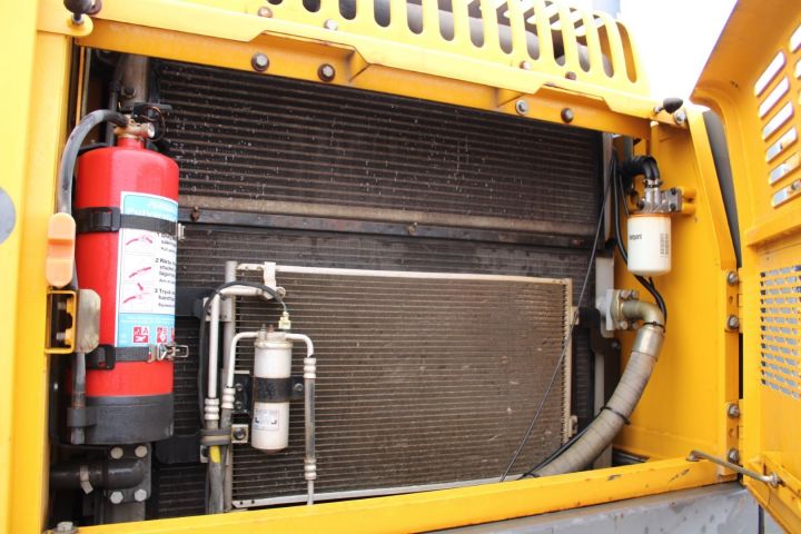 626504-16 Crawler excavator Volvo EC-240B LR -2004 (long range, approx. 9400h, S60 bracket)