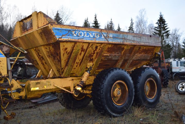 631184-6 Dumper Volvo BM 861