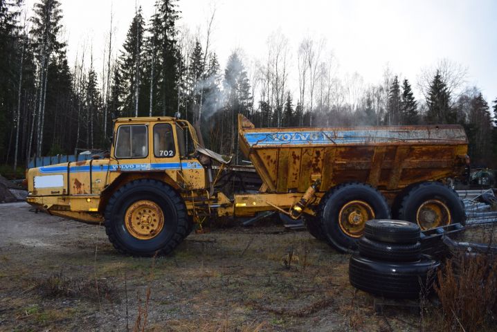 631184-7 Dumper Volvo BM 861