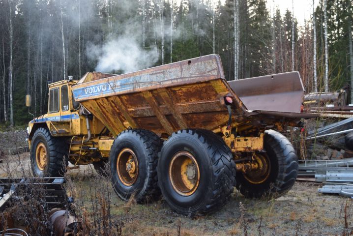 631184-8 Dumper Volvo BM 861